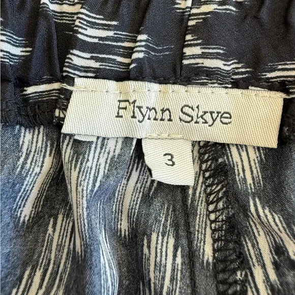 Flynn Skye Black + White Patterned Pants Size 3 - Picture 5 of 9